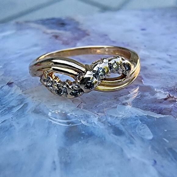 Vintage Jewelry - Dainty 14K Fine Yellow Gold Infinity Symbol Round Diamond Accent Pinky Ring